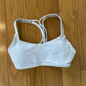 Lululemon white sports bra size 2, in good condition with no stains